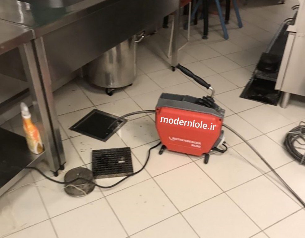 فنر زنی در لوله بازکنی تهران به صورت حرفه ای و بهداشتی بدون اسیب به لوله ها.